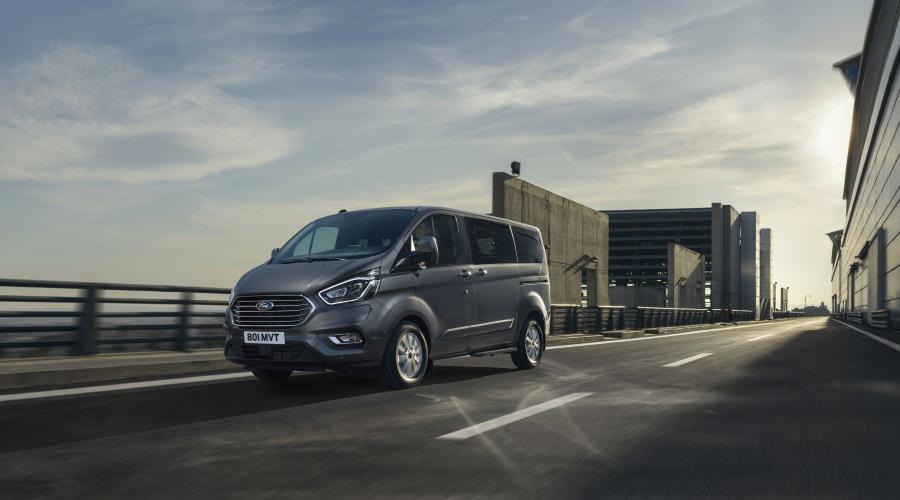  Ford Tourneo Custom PHEV 2019 года  (WW) (фото 1 из 39)